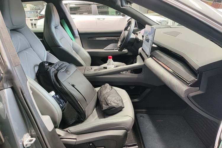 Used Zeekr 001 2023 ME Edition 100 kWh Right Front Seat