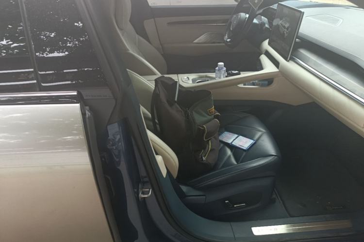 Used Zeekr 001 2023 WE Edition 86 kWh Right Front Seat