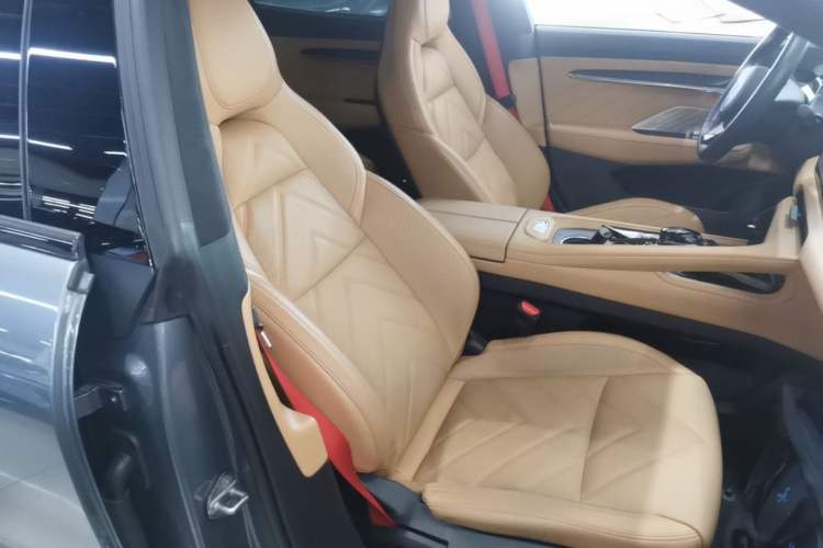 Used Zeekr 001 2023 ME Edition 100 kWh Right Front Seat