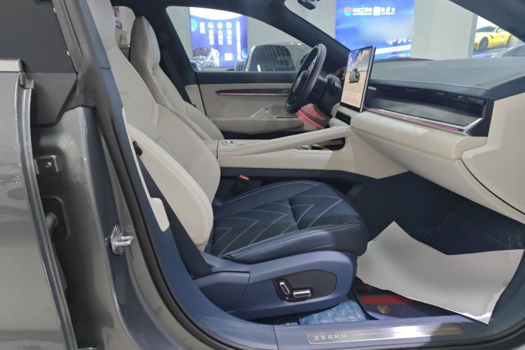 Used Zeekr 001 2023 WE Edition 100 kWh Right Front Seat
