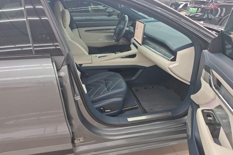 Used Zeekr 001 2023 ME Edition 100 kWh Right Front Seat