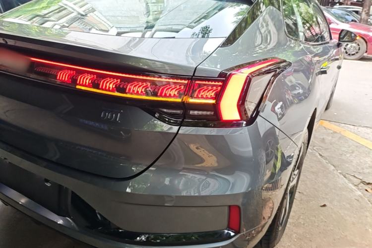 Used Zeekr 001 2023 WE Edition 100 kWh Right Rear Taillight