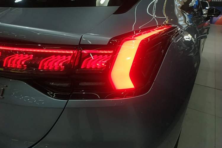 Used Zeekr 001 2023 WE Edition 86 kWh Right Rear Taillight