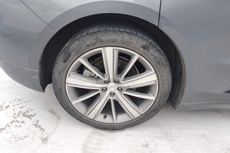 Used Zeekr 001 2023 WE Edition 86 kWh Right Rear Wheel Hub