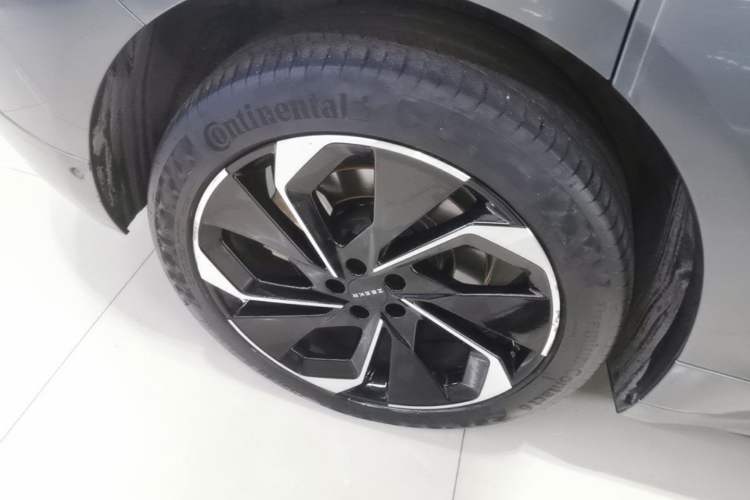 Used Zeekr 001 2023 ME Edition 100 kWh Right Rear Wheel Hub
