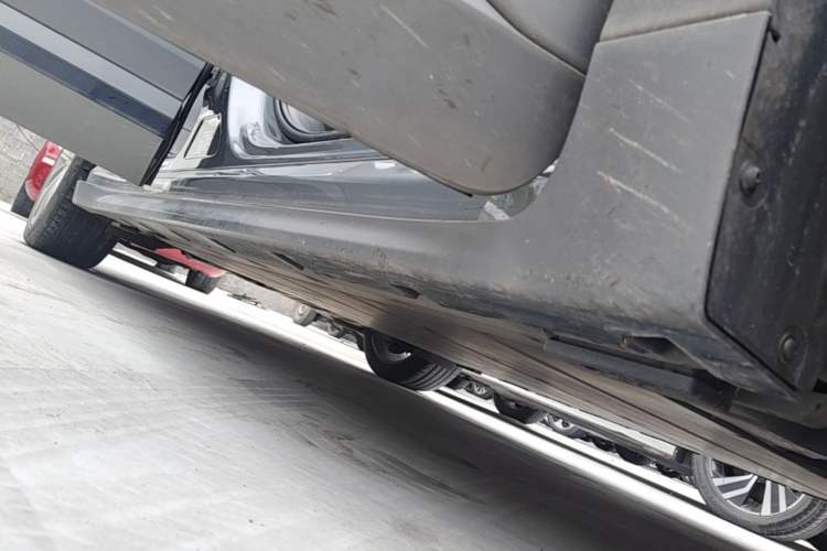 Used Zeekr 001 2023 WE Edition 86 kWh Right Side Sill