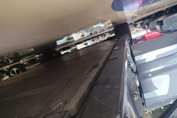 Used Zeekr 001 2023 WE Edition 100 kWh Right Side Sill