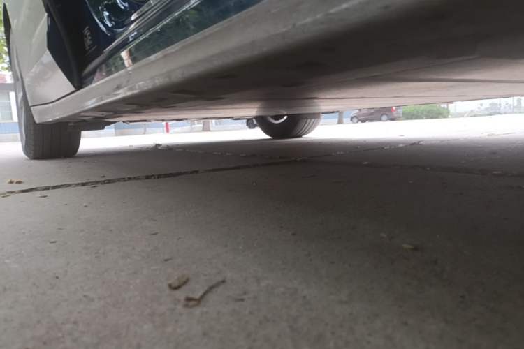 Used Zeekr 001 2023 WE Edition 86 kWh Right Side Sill