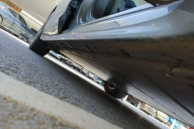 Used Zeekr 001 2023 WE Edition 100 kWh Right Side Sill