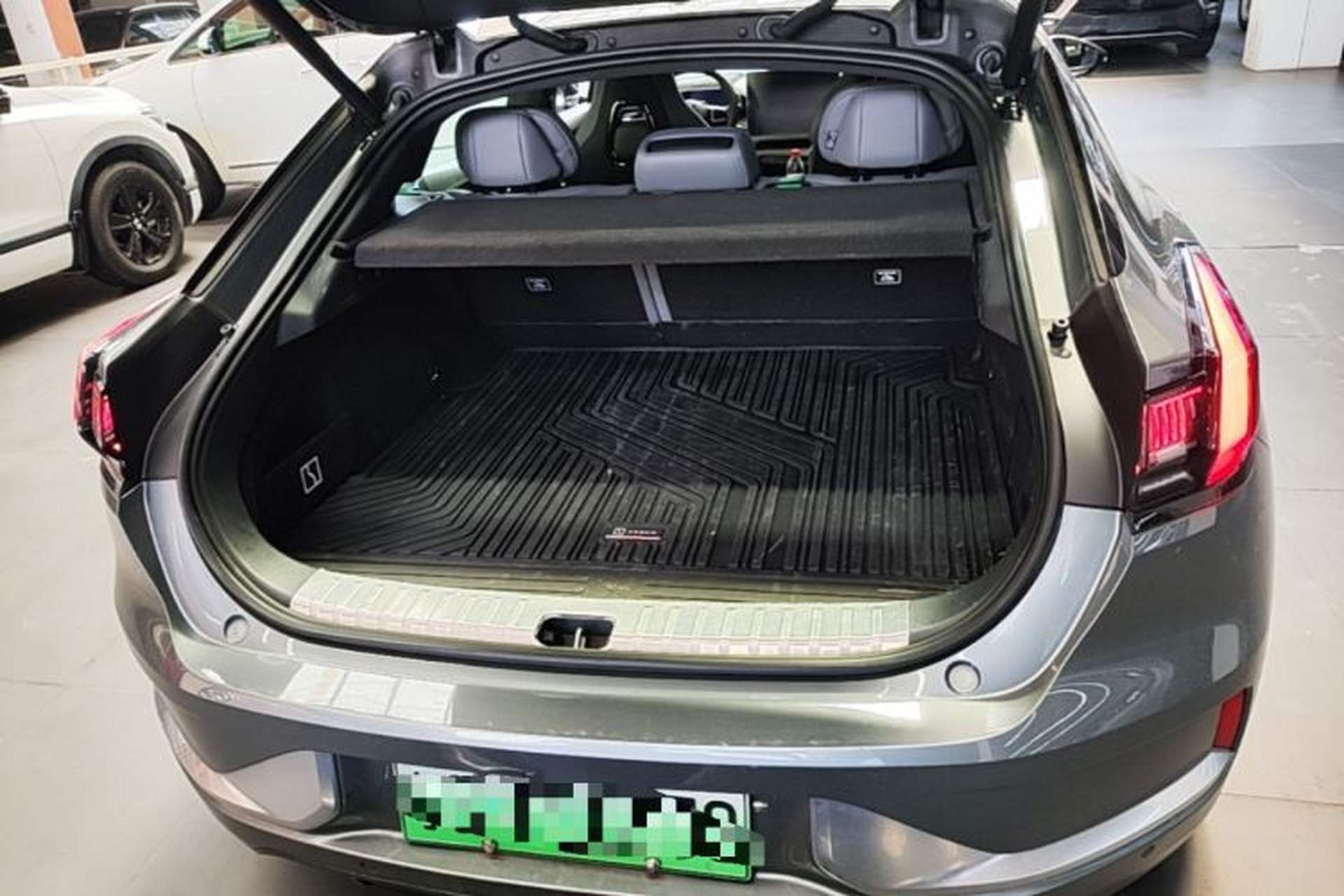 Used Zeekr 001 2023 ME Edition 100 kWh Trunk