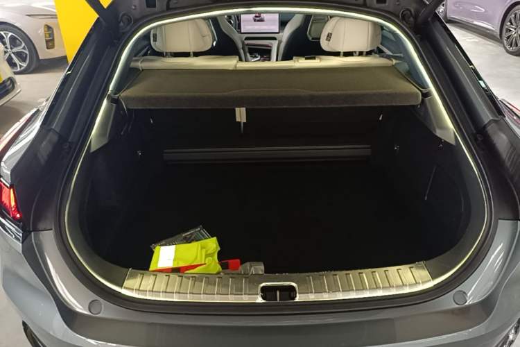 Used Zeekr 001 2023 WE Edition 86 kWh Trunk
