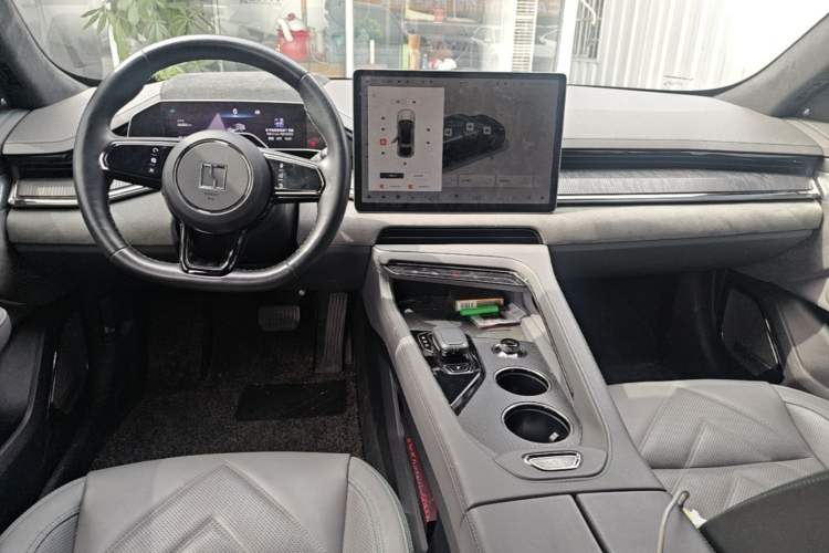 Used Zeekr 001 2023 ME Edition 100 kWh Center Console