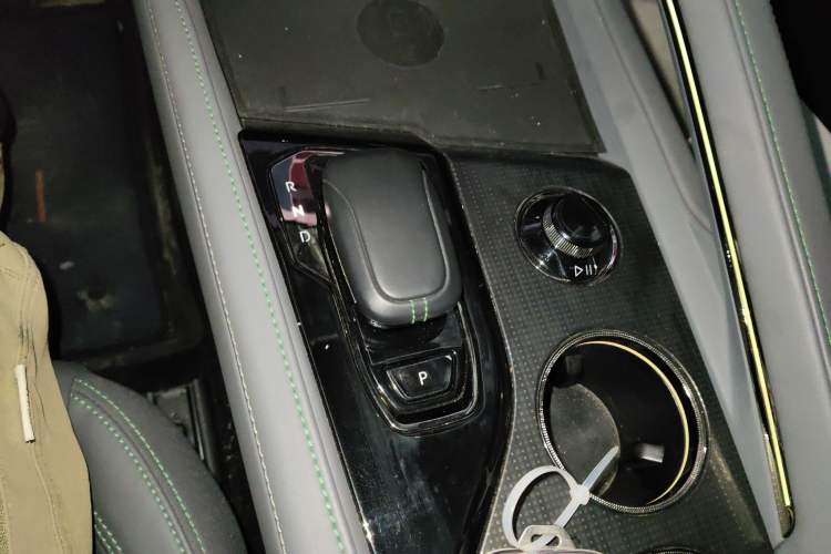 Used Zeekr 001 2023 WE Edition 86 kWh Gear Lever