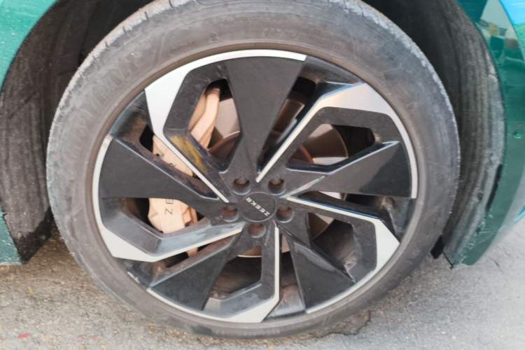 Used Zeekr 001 2023 ME Edition 100 kWh Right Front Wheel Hub