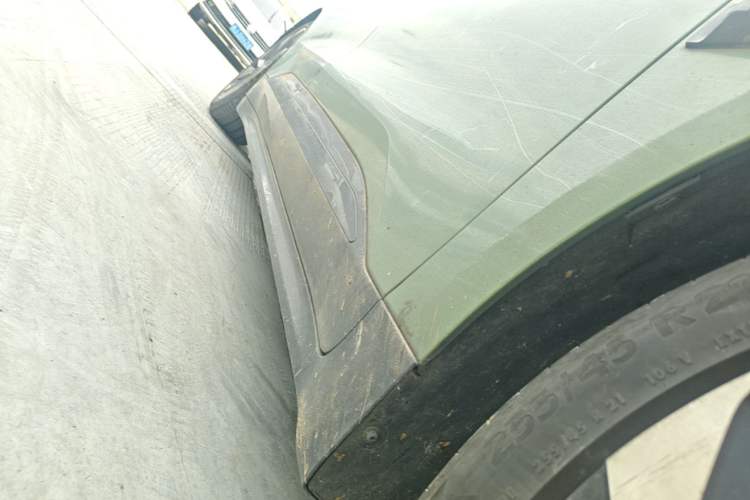Used Zeekr 001 2023 ME Edition 100 kWh Right Side Sill