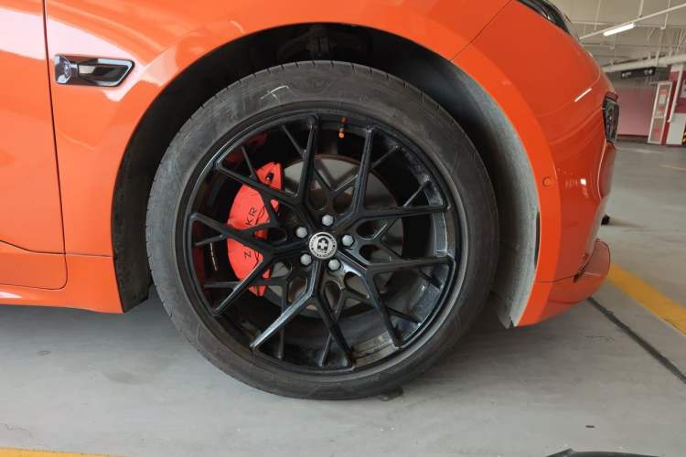 Used Zeekr 001 2023 WE Edition 100 kWh Right Front Wheel Hub