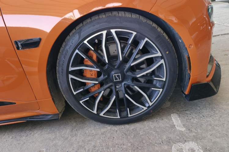 Used Zeekr 001 2023 YOU Edition 100 kWh Right Front Wheel Hub