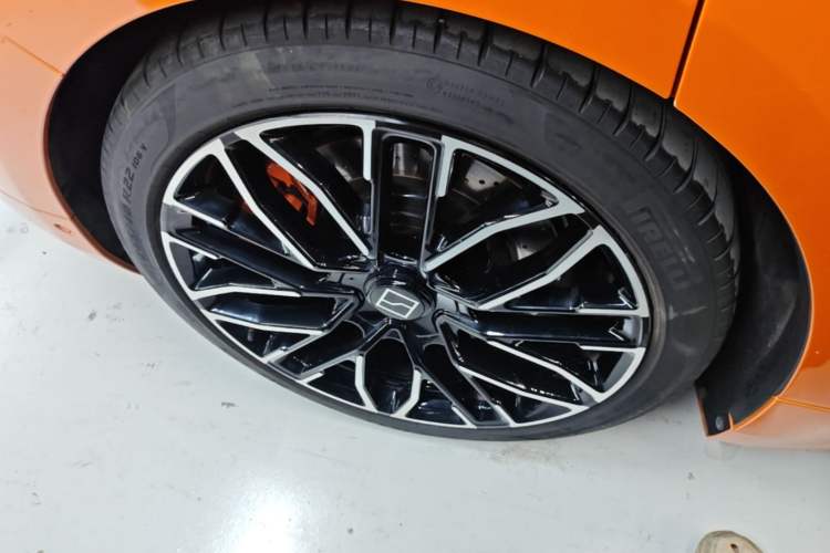 Used Zeekr 001 2023 YOU Edition 100 kWh Right Rear Wheel Hub