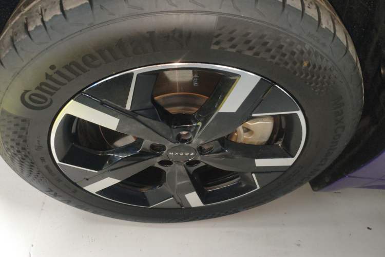 Used Zeekr 001 2023 WE Edition 86 kWh Exterior 1