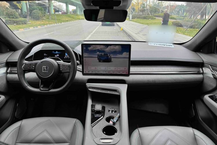 Used Zeekr 001 2023 WE Edition 86 kWh Exterior 9