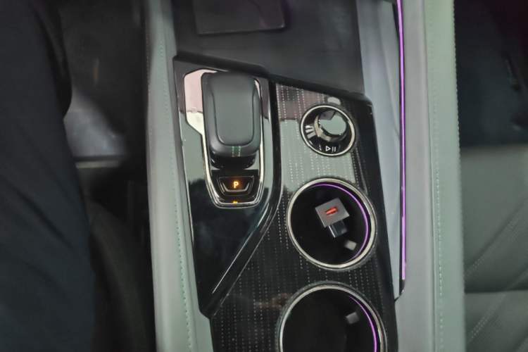 Used Zeekr 001 2023 YOU Edition 100 kWh Gear Lever