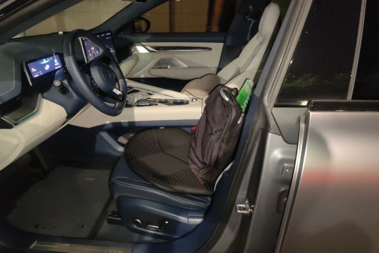 Used Zeekr 001 2023 YOU Edition 100 kWh Left Front Seat