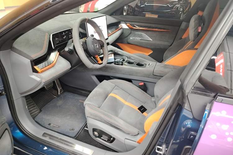 Used Zeekr 001 2023 YOU Edition 100 kWh Left Front Seat