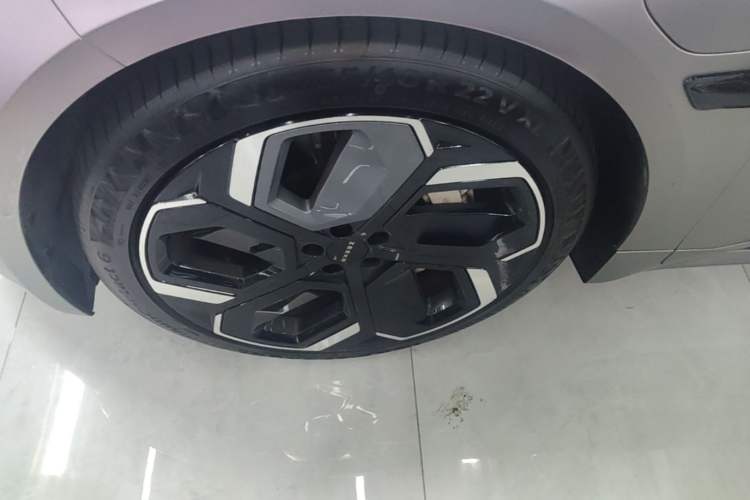 Used Zeekr 001 2023 YOU Edition 100 kWh Left Front Wheel Hub