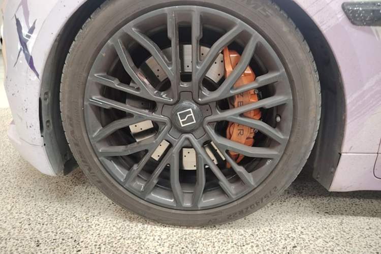 Used Zeekr 001 2023 YOU Edition 100 kWh Left Front Wheel Hub