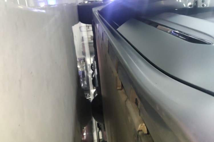 Used Zeekr 001 2023 YOU Edition 100 kWh Left Side Sill