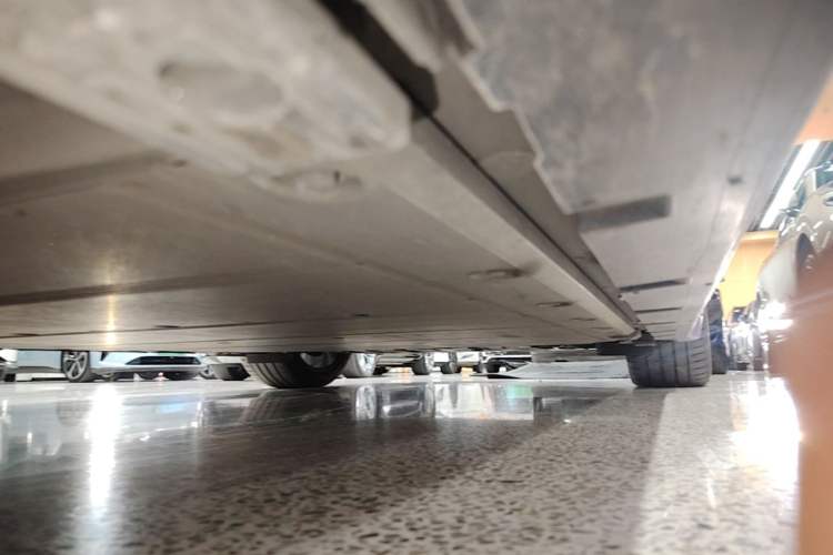 Used Zeekr 001 2023 YOU Edition 100 kWh Left Side Sill