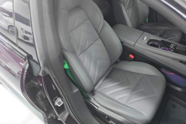 Used Zeekr 001 2023 YOU Edition 100 kWh Right Front Seat