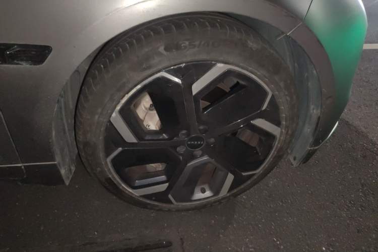Used Zeekr 001 2023 YOU Edition 100 kWh Right Front Wheel Hub