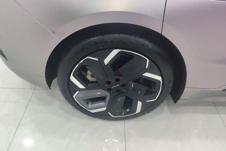 Used Zeekr 001 2023 YOU Edition 100 kWh Right Rear Wheel Hub