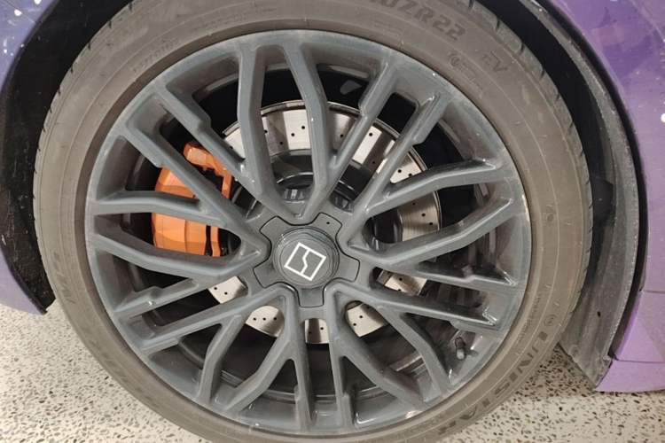 Used Zeekr 001 2023 YOU Edition 100 kWh Right Rear Wheel Hub