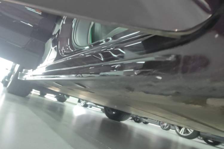 Used Zeekr 001 2023 YOU Edition 100 kWh Right Side Sill