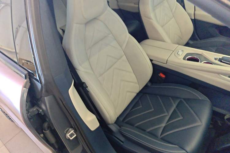 Used Zeekr 001 2023 ME Edition 100 kWh Right Front Seat