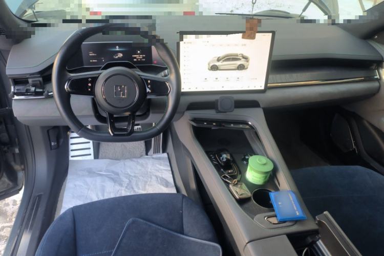 Used Zeekr 001 2023 WE Edition 100 kWh Center Console