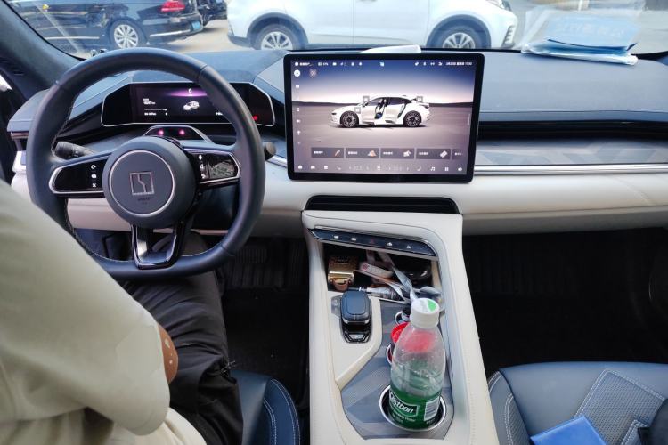 Used Zeekr 001 2023 WE Edition 100 kWh Center Console