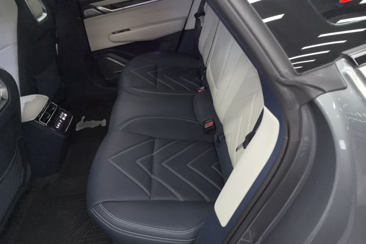 Used Zeekr 001 2023 WE Edition 100 kWh Interior 4