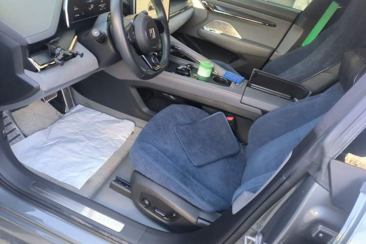 Used Zeekr 001 2023 WE Edition 100 kWh Left Front Seat