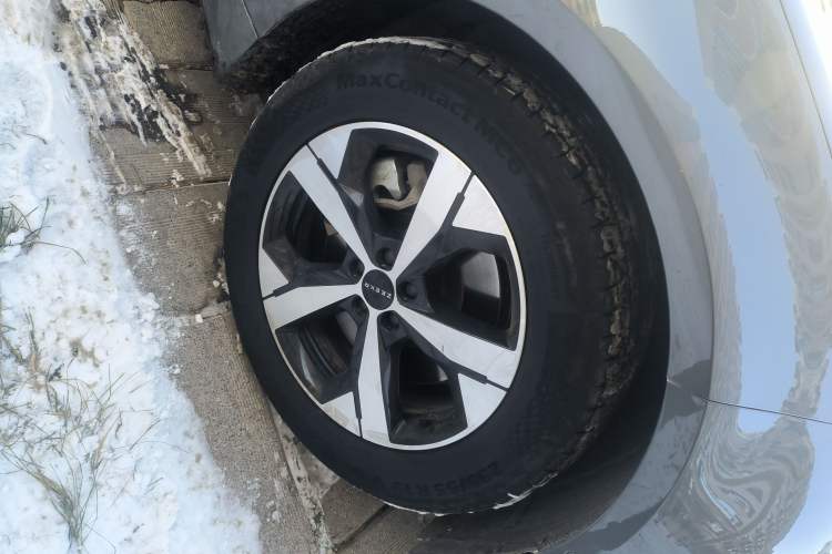 Used Zeekr 001 2023 WE Edition 100 kWh Right Front Wheel Hub