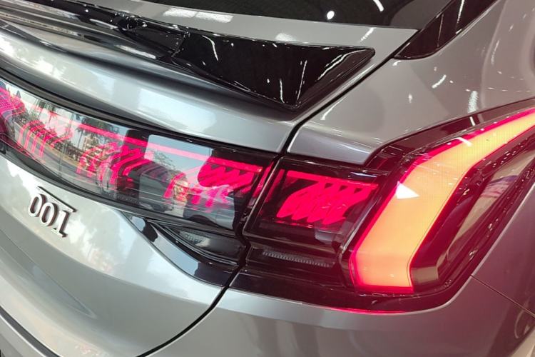 Used Zeekr 001 2023 WE Edition 86 kWh Right Rear Taillight