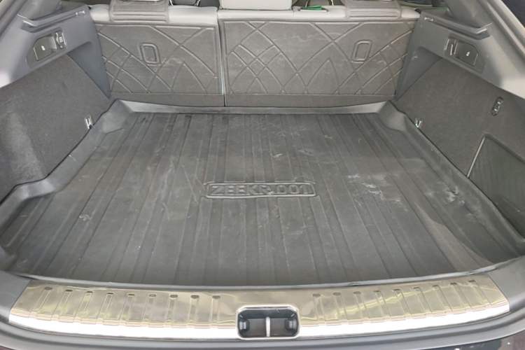 Used Zeekr 001 2023 WE Edition 86 kWh Trunk