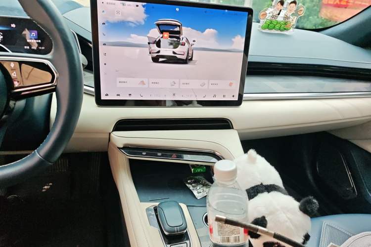 Used Zeekr 001 2023 ME Edition 100 kWh Audio And AC Panel