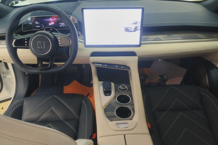 Used Zeekr 001 2023 WE Edition 86 kWh Center Console