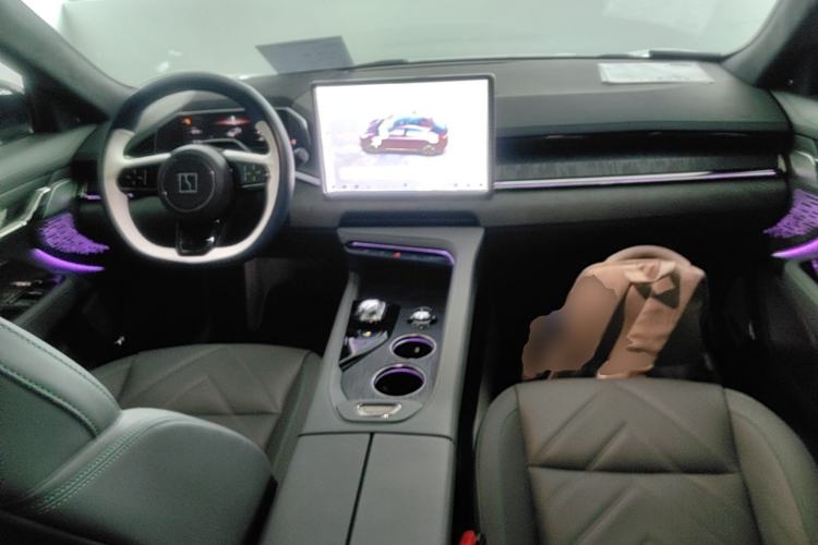 Used Zeekr 001 2023 WE Edition 86 kWh Center Console