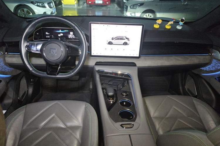 Used Zeekr 001 2023 WE Edition 100 kWh Center Console