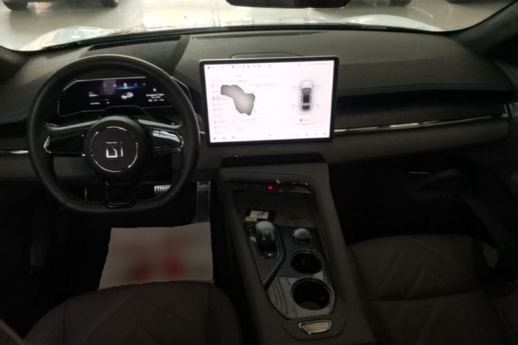 Used Zeekr 001 2023 WE Edition 86 kWh Center Console