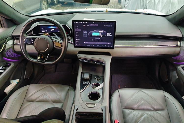 Used Zeekr 001 2023 WE Edition 100 kWh Center Console